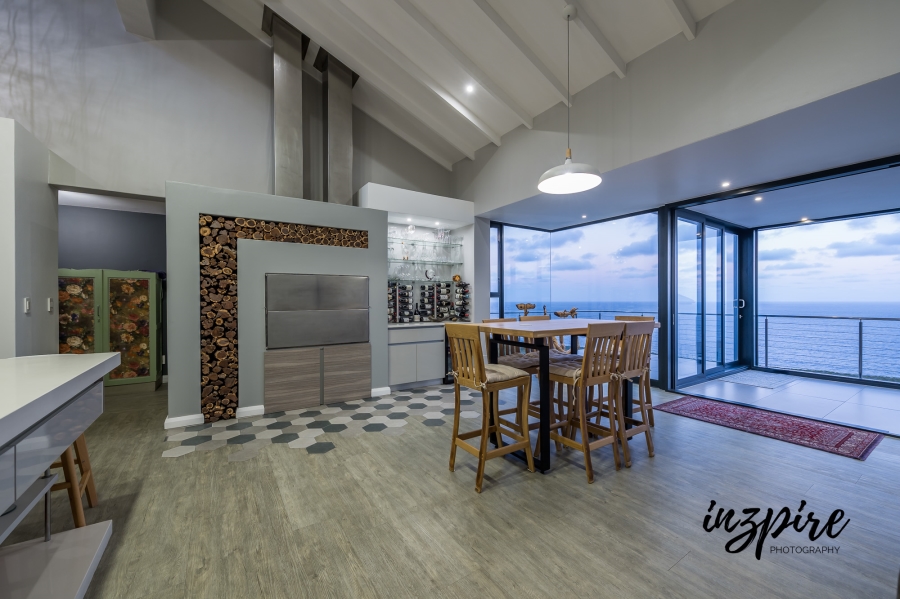 4 Bedroom Property for Sale in Village On Sea Western Cape